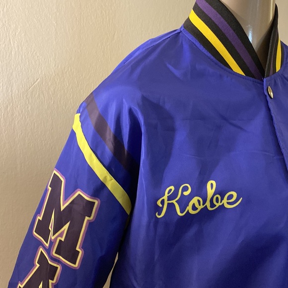 🏀Kobe Bryant-“Legends Never Die” Jacket🏀 - Picture 4 of 10